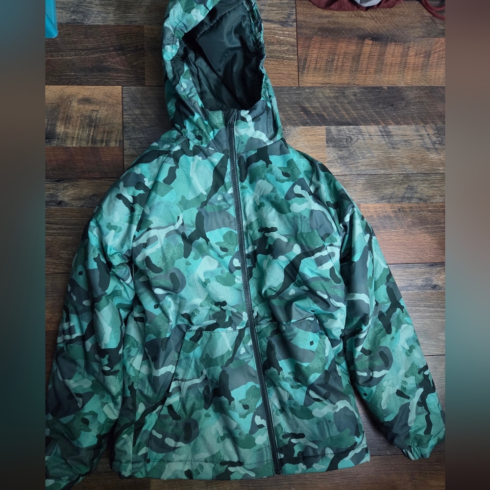 All in Motion Green Camouflage Kids Jacket Size XL